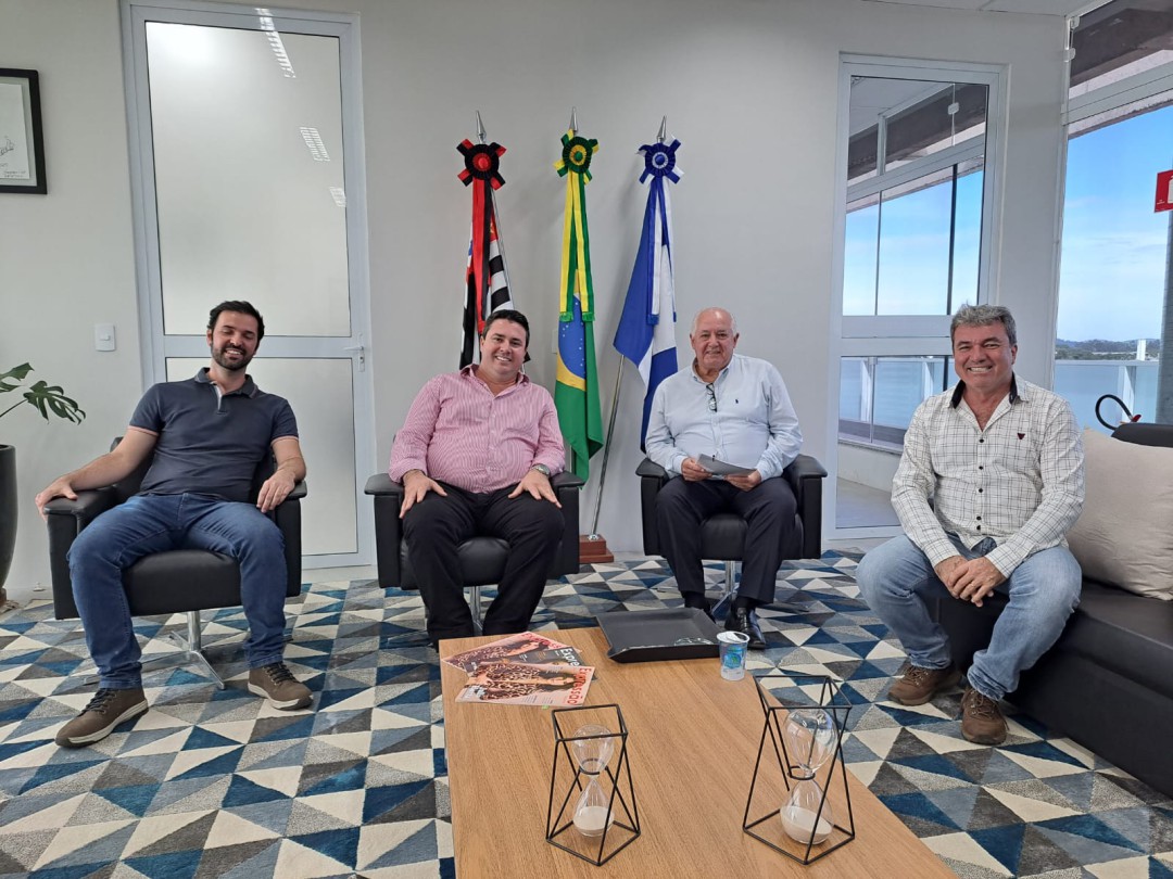 SAECIL APRESENTA PROJETO TÉCNICO DE CANALIZAÇÃO DE PARTE DO CÓRREGO BATINGA NA AVENIDA JOÃO ARRAIS SERÓDIO FILHO AO DIRETOR DO DEPARTAMENTO DE ÁGUAS E ENERGIA ELÉTRICA – DAEE