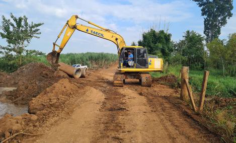 SAECIL REALIZA TROCA DE TUBULAÇÃO DE GALERIA NA ESTRADA MUNICIPAL LME-465